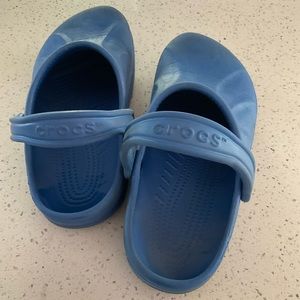 Crocs vintage pair - No holes!